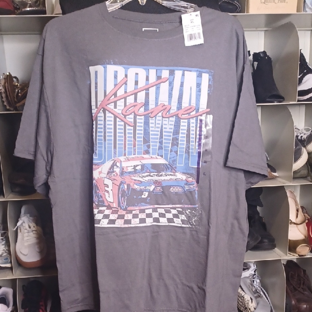 Kb Kane BROWN Gray Short Sleeve Graphic Racing Tee with Pink & Blue Accents